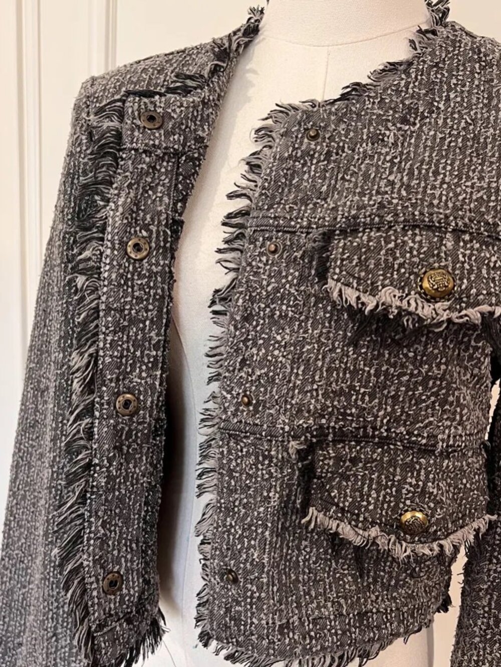 Vanka Studio Grey Boucle Tweed Fringe Cropped Jacket Gold Buttons Blazer S - Picture 3 of 5